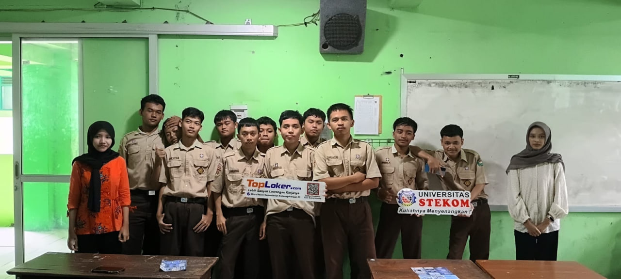 Toploker.com Dampingi Universitas STEKOM pada Hari Terakhir Sosialisasi di SMK Karya Nugraha Boyolali