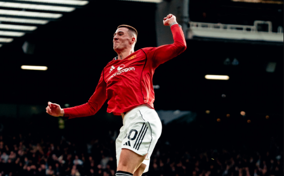 Manchester United Tumbangkan Crystal Palace 2-1 Lewat Comeback Dramatis