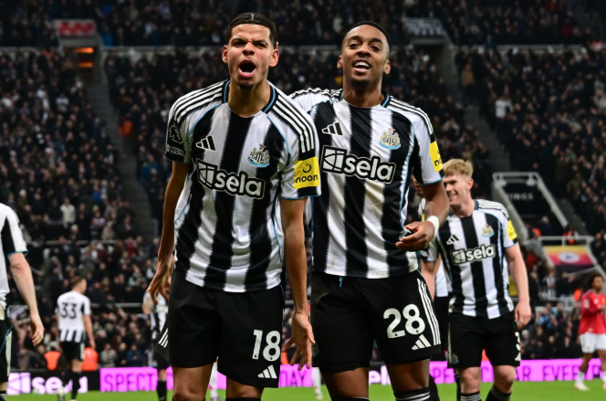 10 Pemain Newcastle United Tumbangkan King MU 2-1