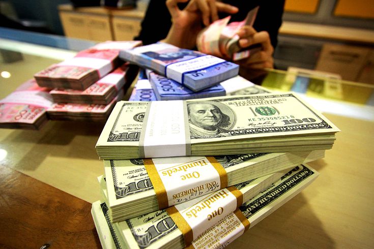 Rupiah Melemah Akibat Lonjakan Harga Minyak