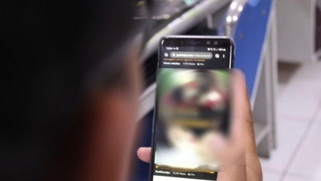 Jika Kamu atau Temanmu Menjadi Korban Pemerasan Seksual di Internet