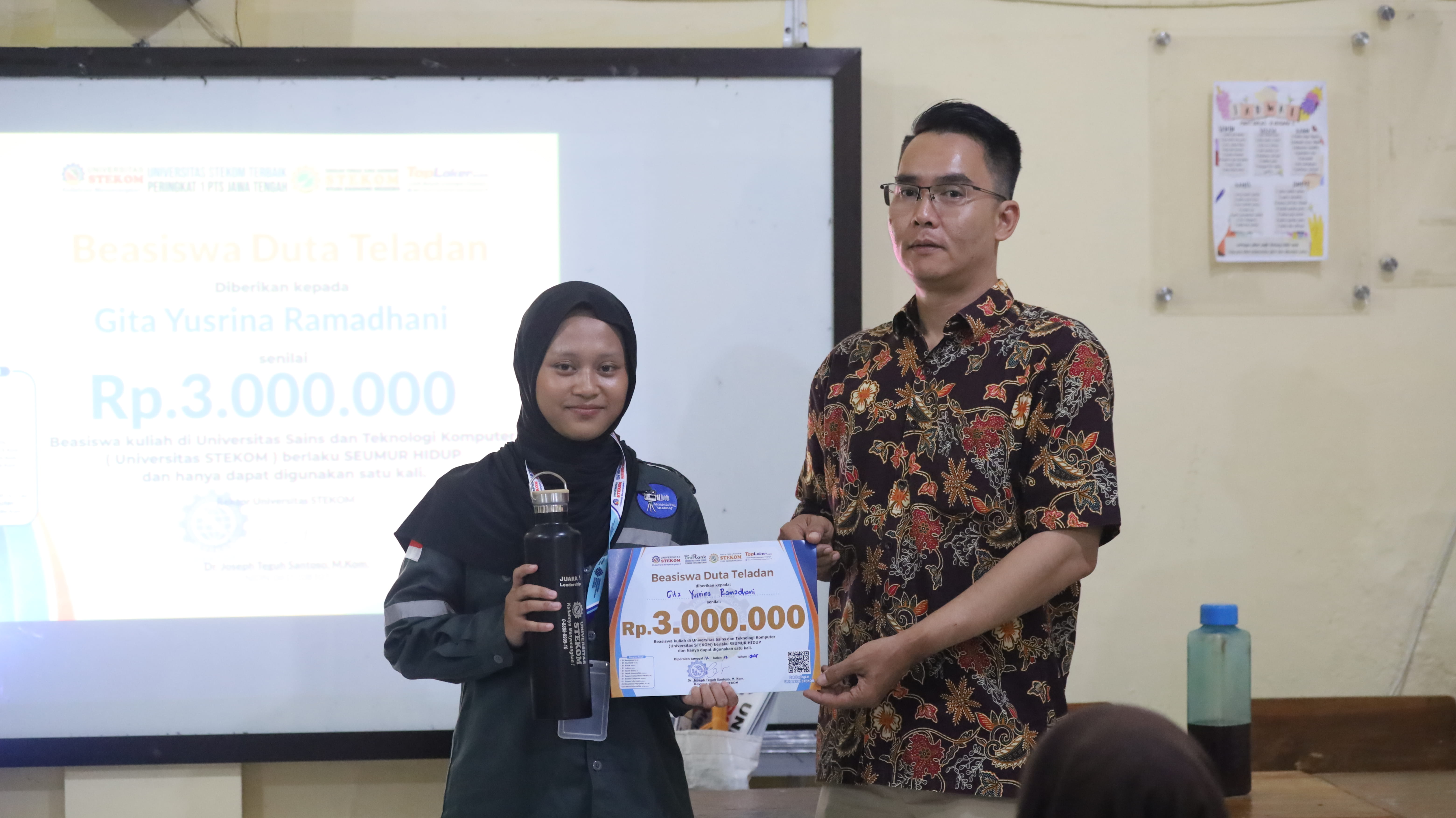 Beasiswa Kuliah Universitas STEKOM untuk SMK Negeri 1 Tonjong