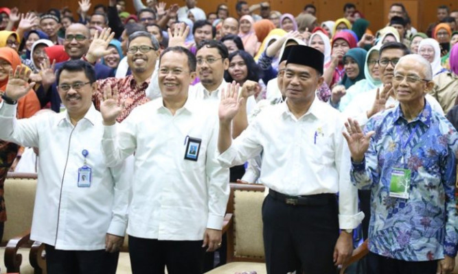 Pentingnya Profesionalitas Guru di Indonesia