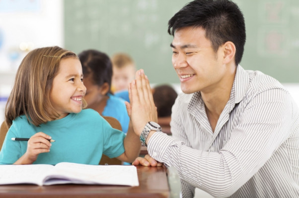 Tips Jadi Guru Kesayangan Siswa