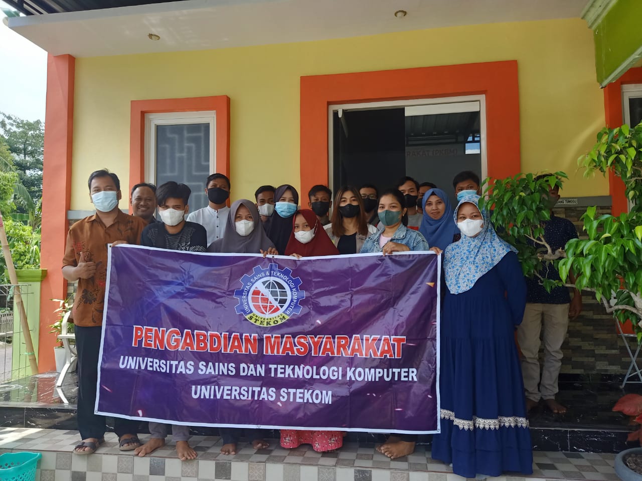 Pelatihan Penerapan Penggunaan Aplikasi Canva & Akuntansi Untuk Usaha Kecil Bagi Siswa Kejar Paket C Di Pkbm Sejati Kudus
