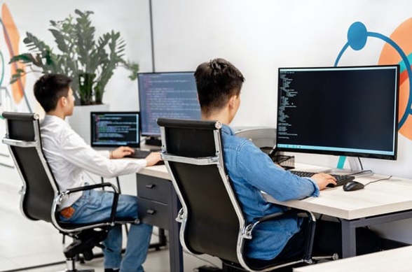 Menjaga Kesehatan Mata di Depan Layar Monitor