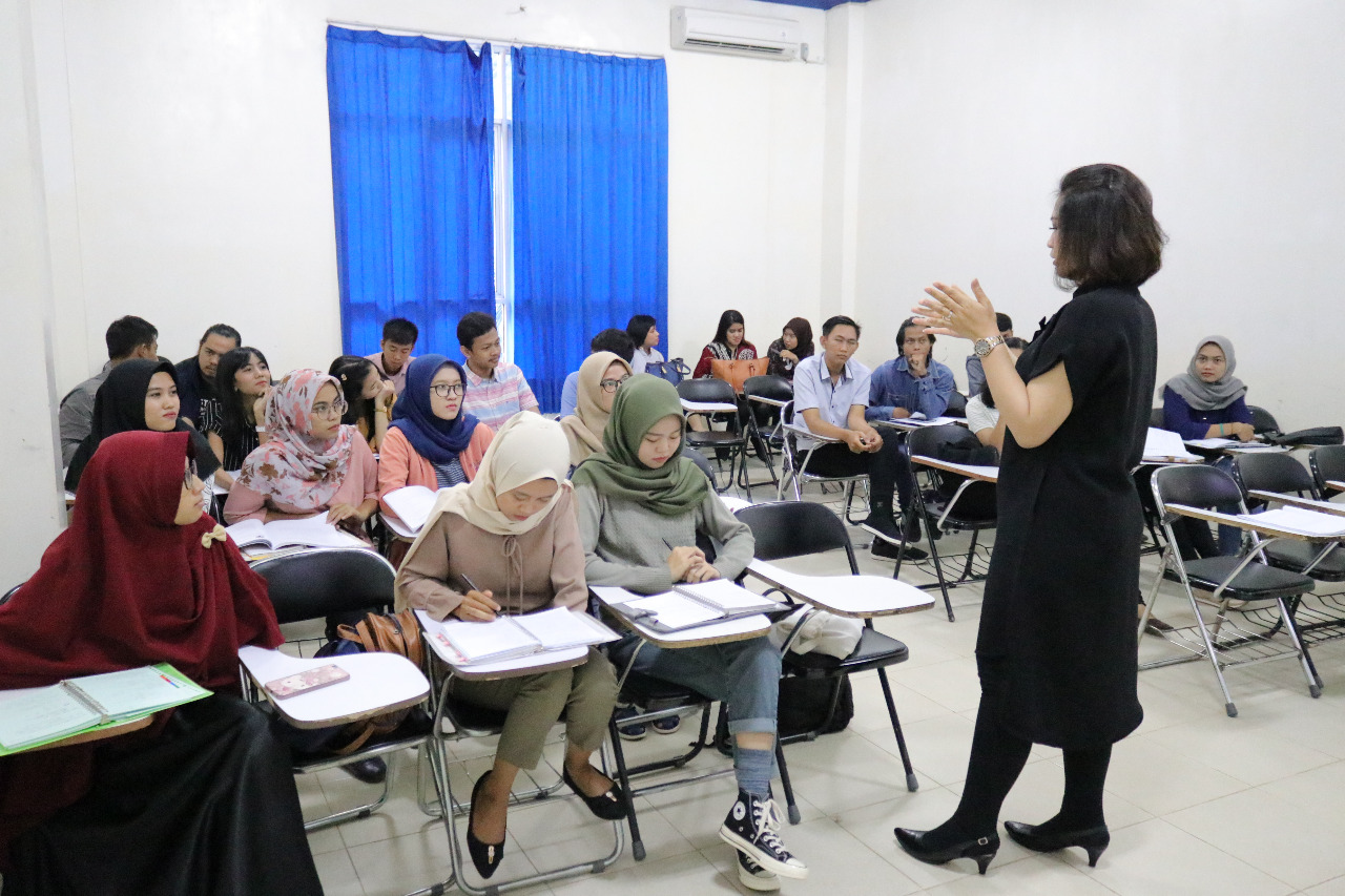 AGAR DOSEN DAN MAHASISWA INTERAKTIF DALAM KEGIATAN BELAJAR MENGAJAR