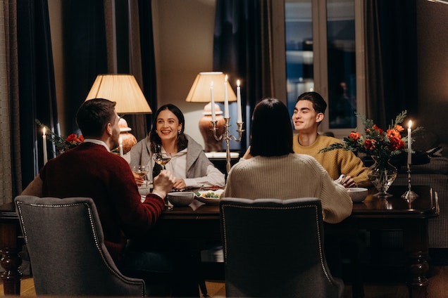 Makan Malam dengan Atasan, Perhatikan Etika Berikut Ini