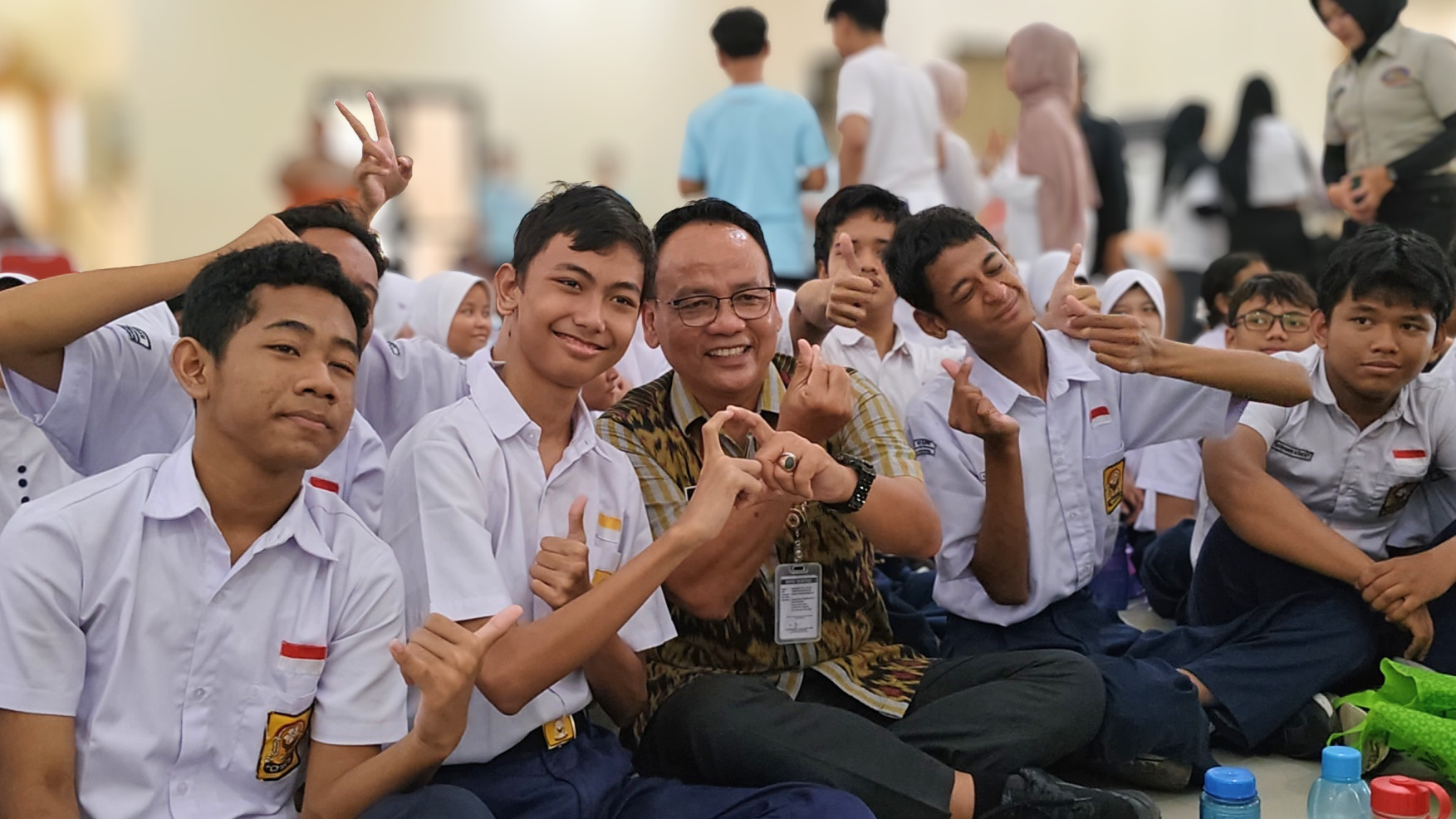 Bapak Sulikin, S.Pd., M.Pd. Tunjukkan Kepedulian Nyata kepada Anak Disabilitas dalam Acara Industri Ramah Inklusi di SLBN Semarang