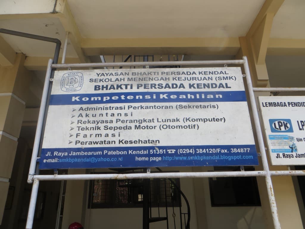  Memperkenalkan Website Toploker.com Kepada SMK Bhakti Persada Guna Mempermudah Mencari Pekerjaan.
