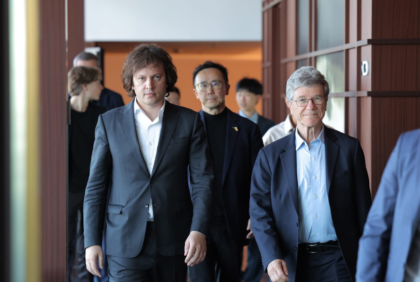 Jeffrey D. Sachs Soroti Pentingnya Peran Perguruan Tinggi dalam Mendorong Pembangunan Berkelanjutan