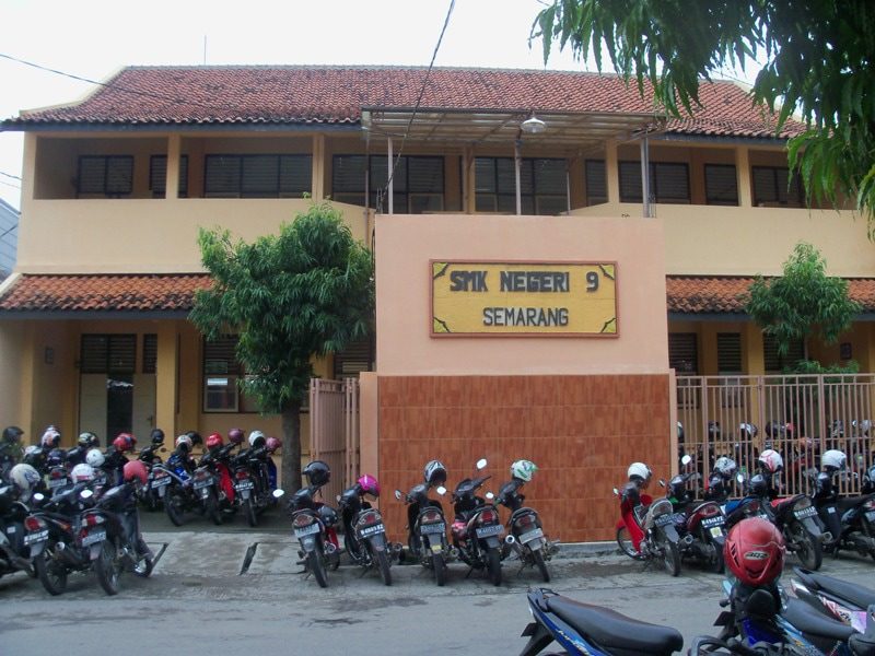 Penawaran Kerja Sama Memorandum Of Understanding (MoU) dari PT Bisnis Digital Ekonomi dengan SMKN 9 Semarang Guna Menjadikan Seseorang Yang Berkarakter Dan Profesional Dalam Bekerja