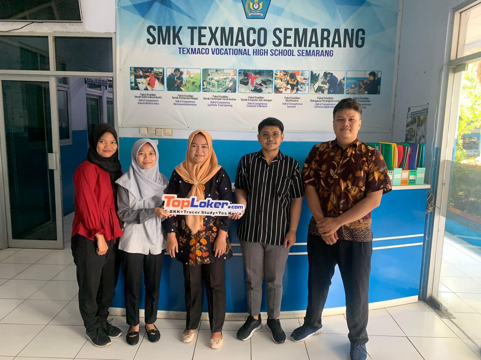 Toploker.com Kunjungi SMK Texmaco Semarang Guna Mengurangi Pengangguran Di Indonesia