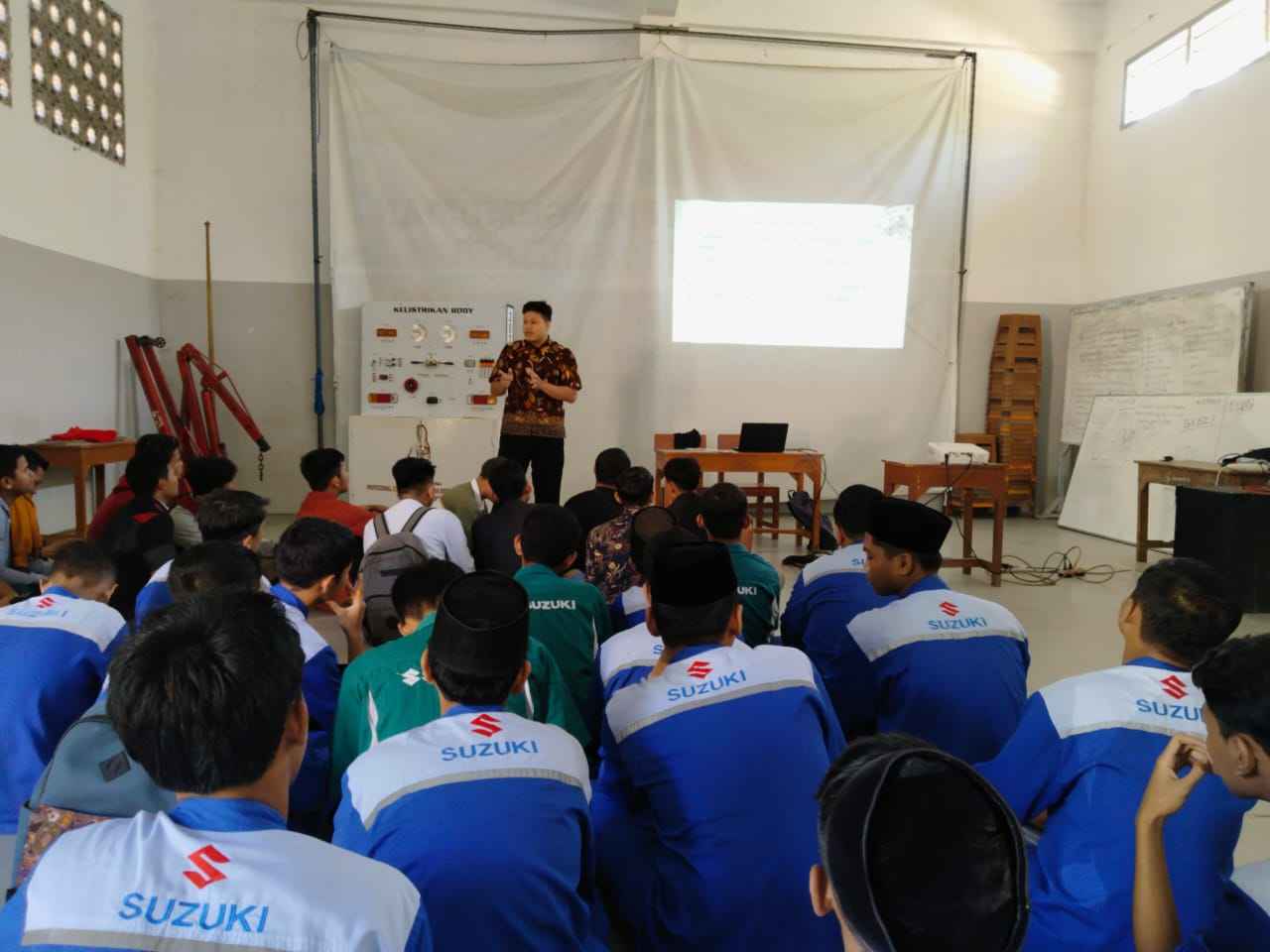 Guna Pemanfaatan Digital, TopLoker.com Mengunjungi SMK Futuhiyyah Mranggen Demak