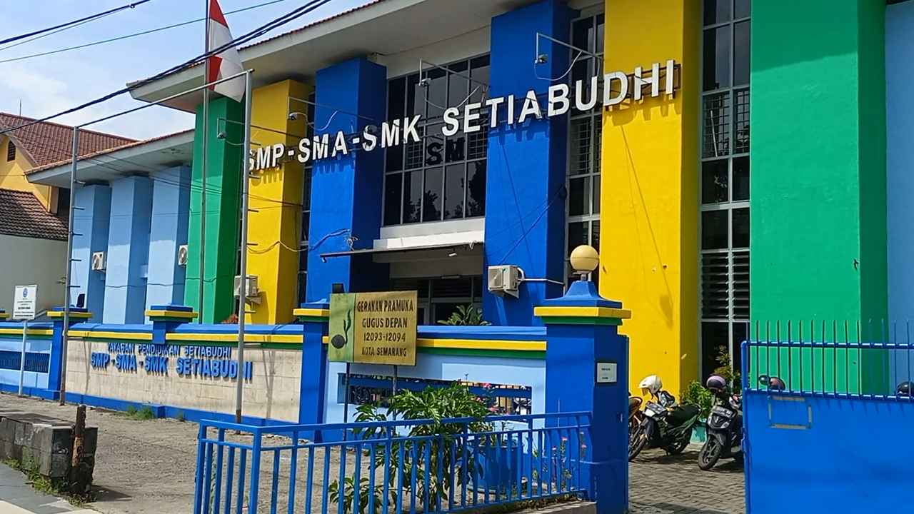 TopLoker.com Mengunjungi SMK Setiabudhi Semarang Dalam Rangka Upaya Pemberantasan Informasi Lowongan Pekerjaan Palsu