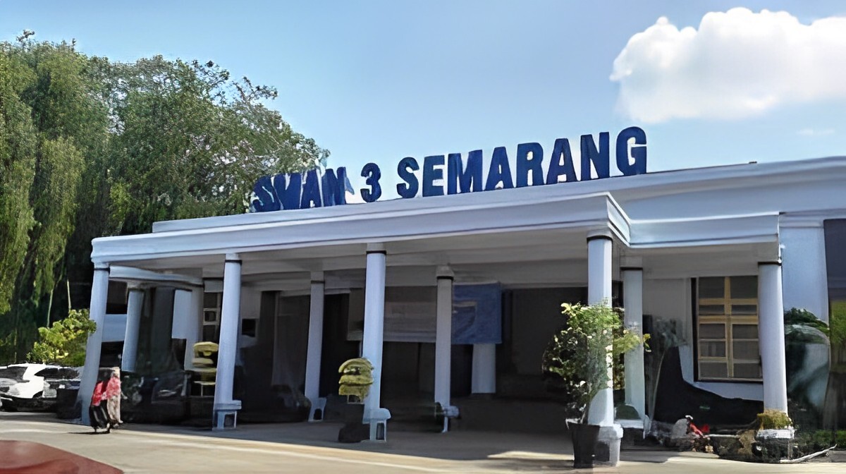 TopLoker.com Menginspirasi Siswa-siswa SMA N 3 Semarang dengan Kunjungan Pendidikan