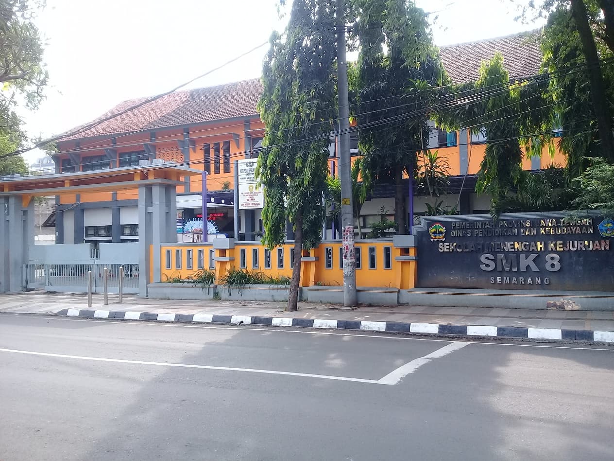 Kemitraan Progresif: TopLoker.com dan SMK N 8 Semarang MoU untuk Meningkatkan Peluang Kerja Siswa
