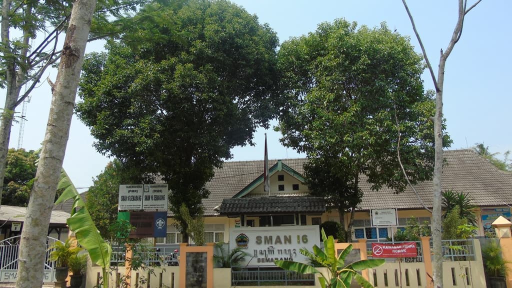 MoU Strategis: TopLoker.com dan SMA Negeri 16 Semarang Berkolaborasi Tingkatkan Peluang Karier Siswa