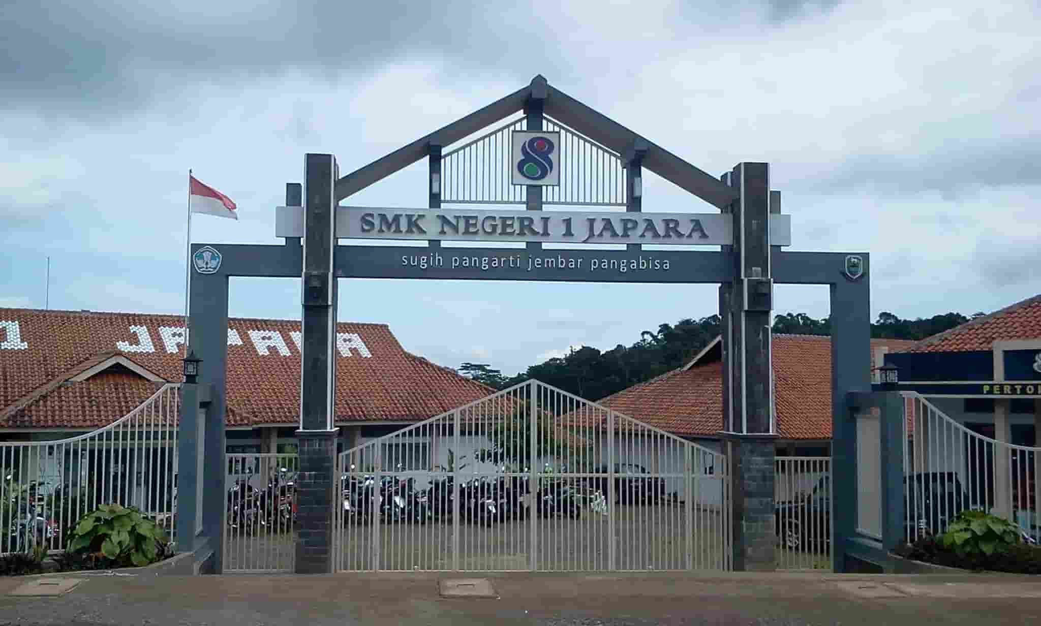 TopLoker.com Berbagi Peluang Karier Unggulan dengan SMK Negeri  1 Japara