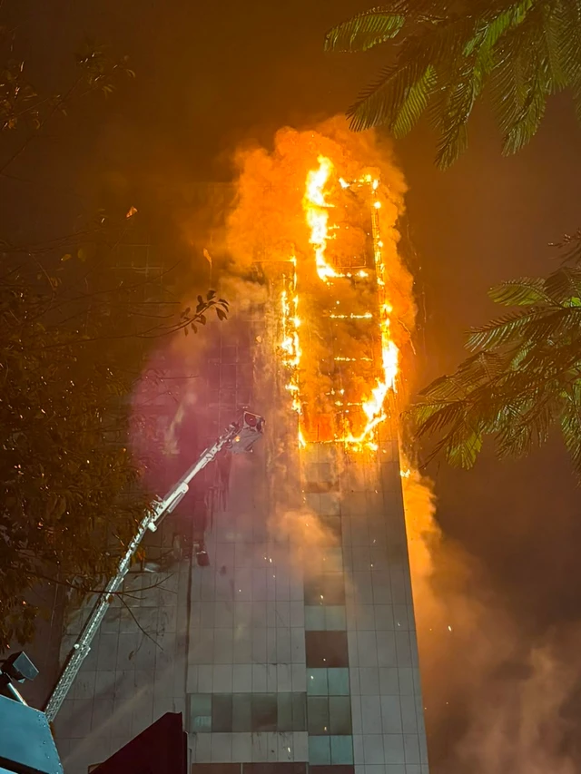 Gedung Bapenda DKI Jakarta Terbakar, Api Melalap Lantai 11 hingga 16