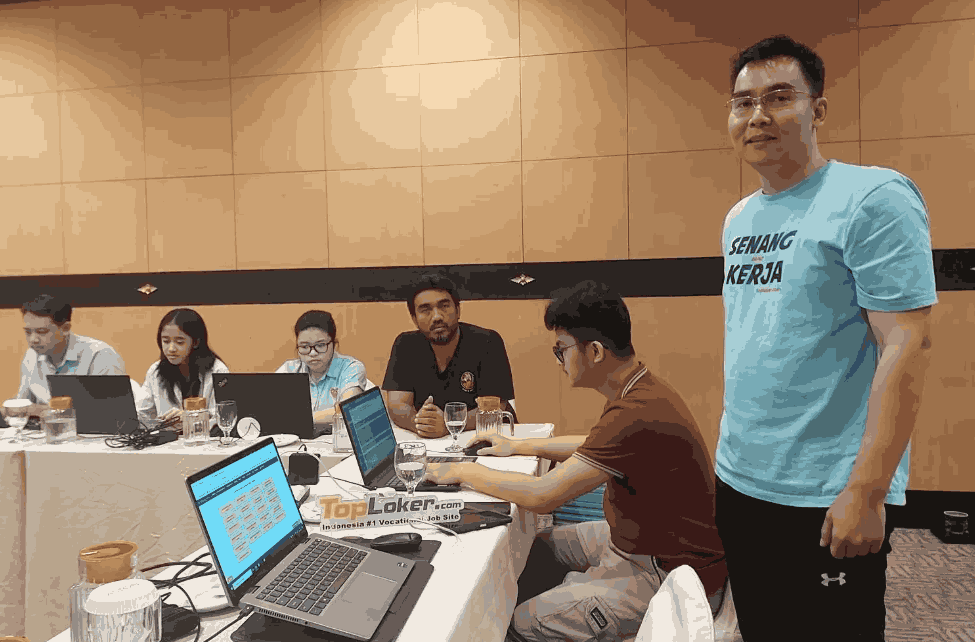 TopLoker.com Platform Karya Anak Bangsa Sinkronkan Dunia Kerja dengan Pencari Kerja, Ini Tanggapan Rektor Universitas STEKOM