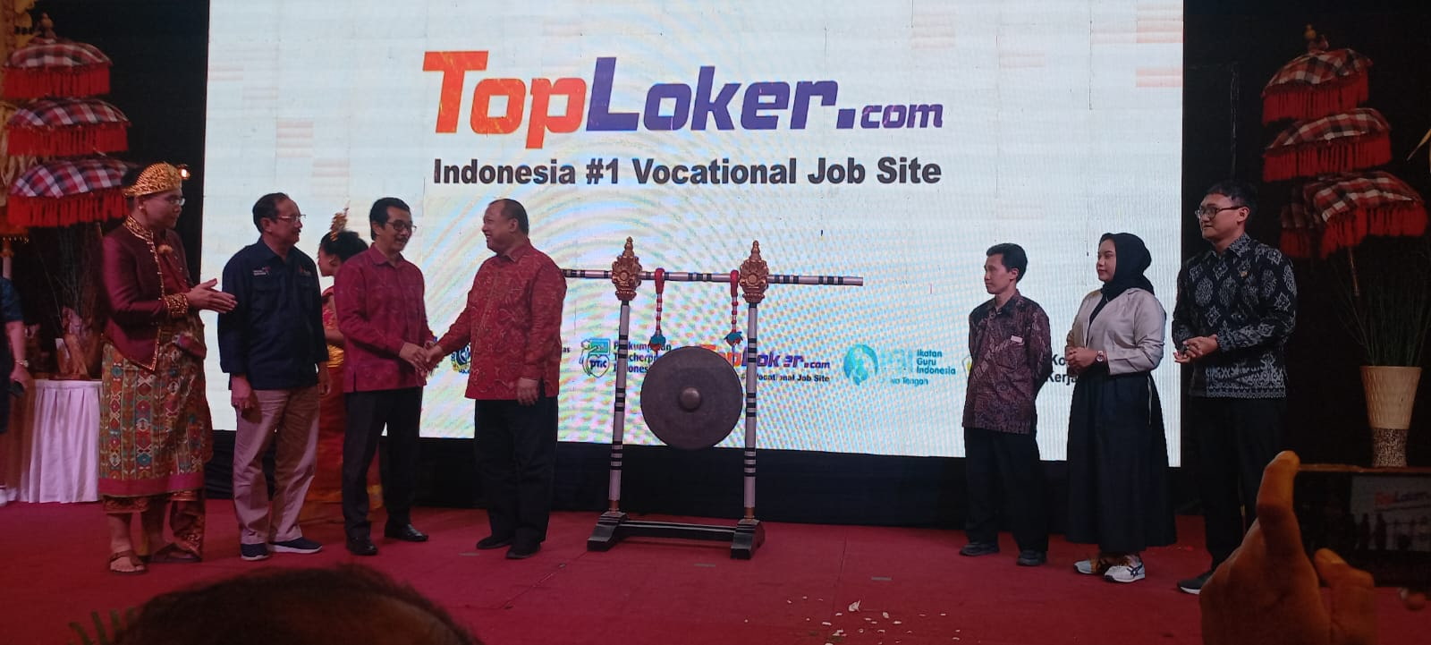 Mau Lihat Lowongan Kerja, Stekom Hadirkan Toploker.Com !!!