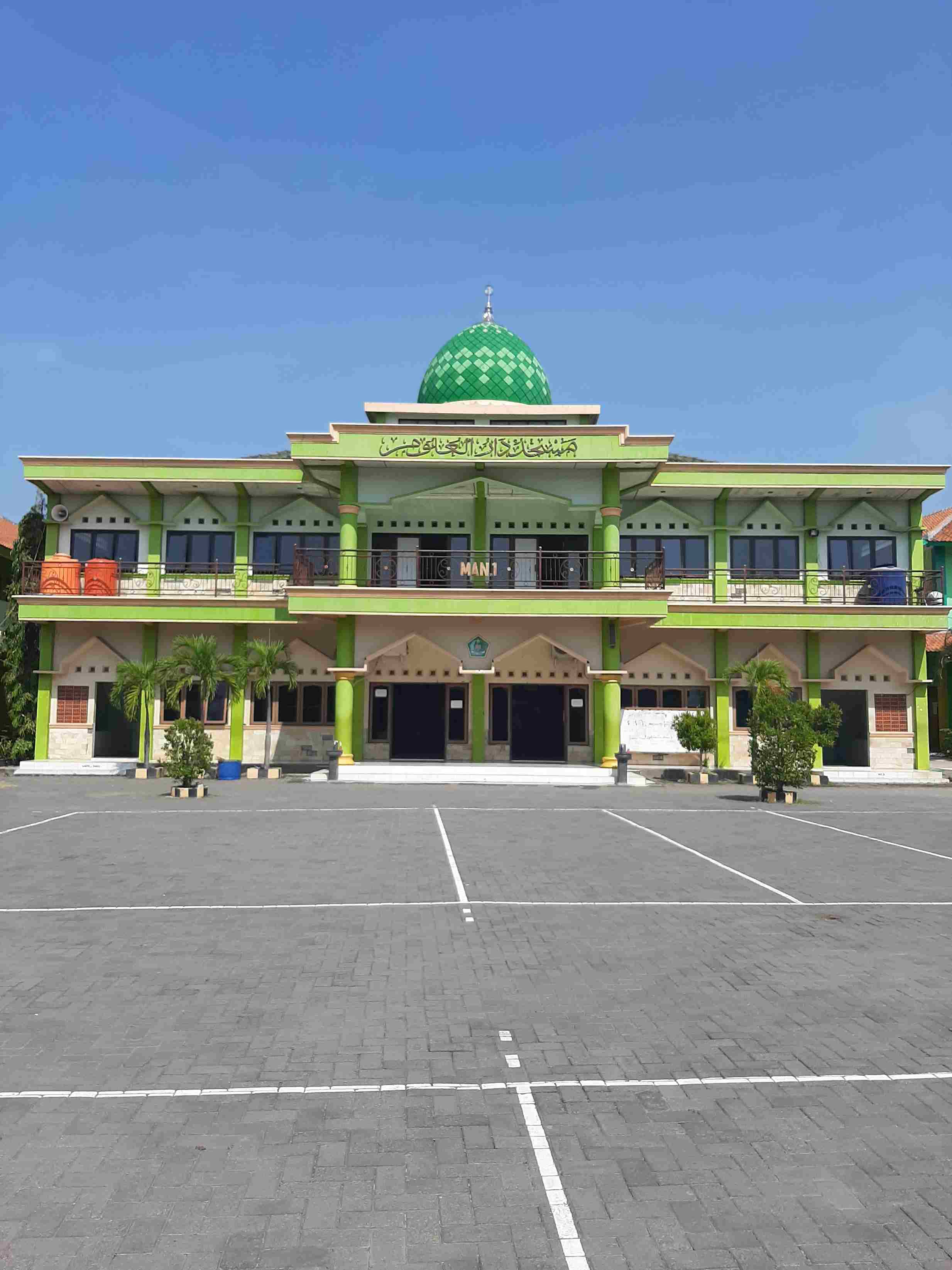 TopLoker.com dan MAN 1 Semarang Bersinergi dalam Perjanjian Kerja sama untuk Meningkatkan Peluang Karir Siswa