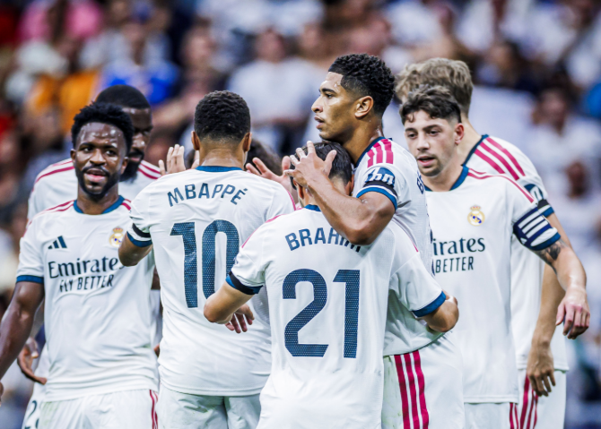 Real Madrid Hancurkan Malaga 4-0 di Santiago Bernabeu