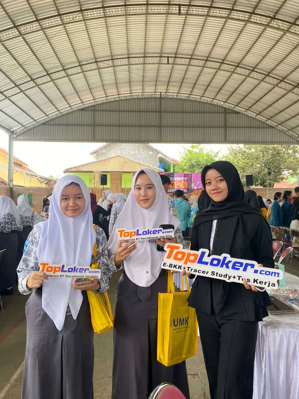 TopLoker Pamerkan Peluang Karier di Edu Expo SMAN 1 Bangsri: Solusi Terbaik untuk Lulusan SMA yang Tidak Melanjutkan Studi
