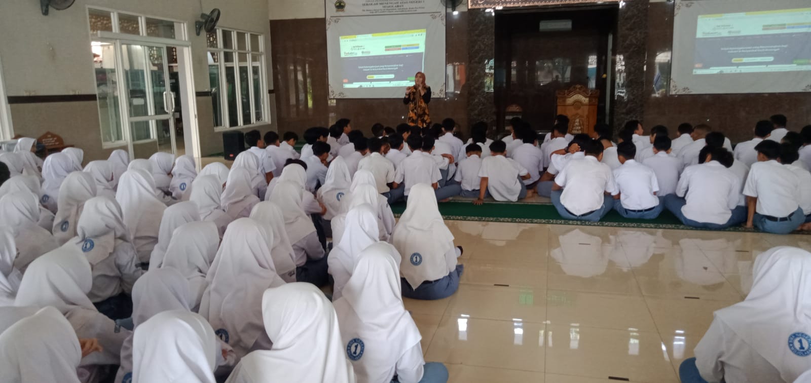 TopLoker Gandeng SMAN 1 Mojolaban: Peluang Karier Terbuka Lebar Bagi Lulusan SMA yang Tidak Melanjutkan Studi