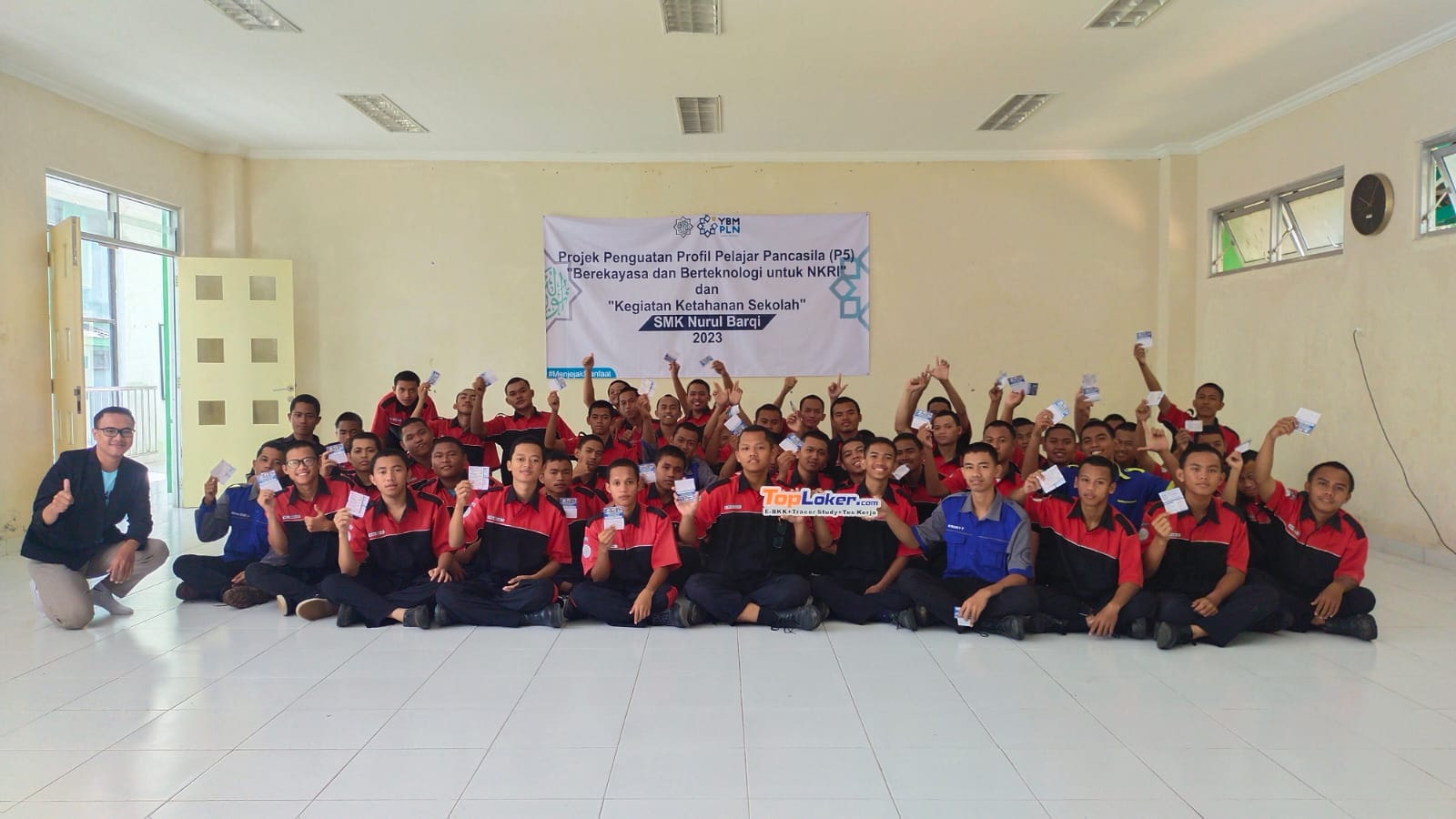 TopLoker.Com Mewarnai Hari Sabtu di SMK Nurul Barqi: Persahabatan dan Bimbingan Teknis untuk Masa Depan Cerah