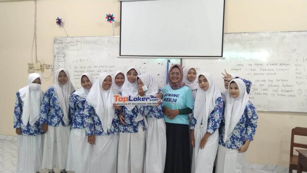 TopLoker.Com Sapa Dunia Pendidikan: Kunjungan Persahabatan dan Bimtek di SMK Batik 2 Surakarta
