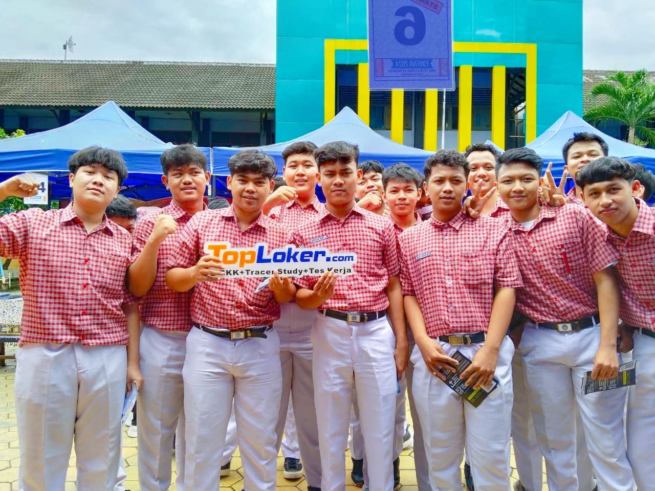 Meniti Karier tanpa Jalur Formal: TopLoker.com, Pilihan Terdepan di EDUFAIR SMA Teuku Umar
