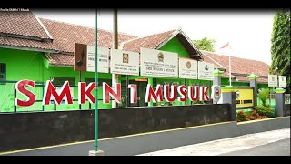 Pemasangan X Banner di SMKN 1 Musuk: Langkah Inovatif Membuka Pintu Menuju Masa Depan