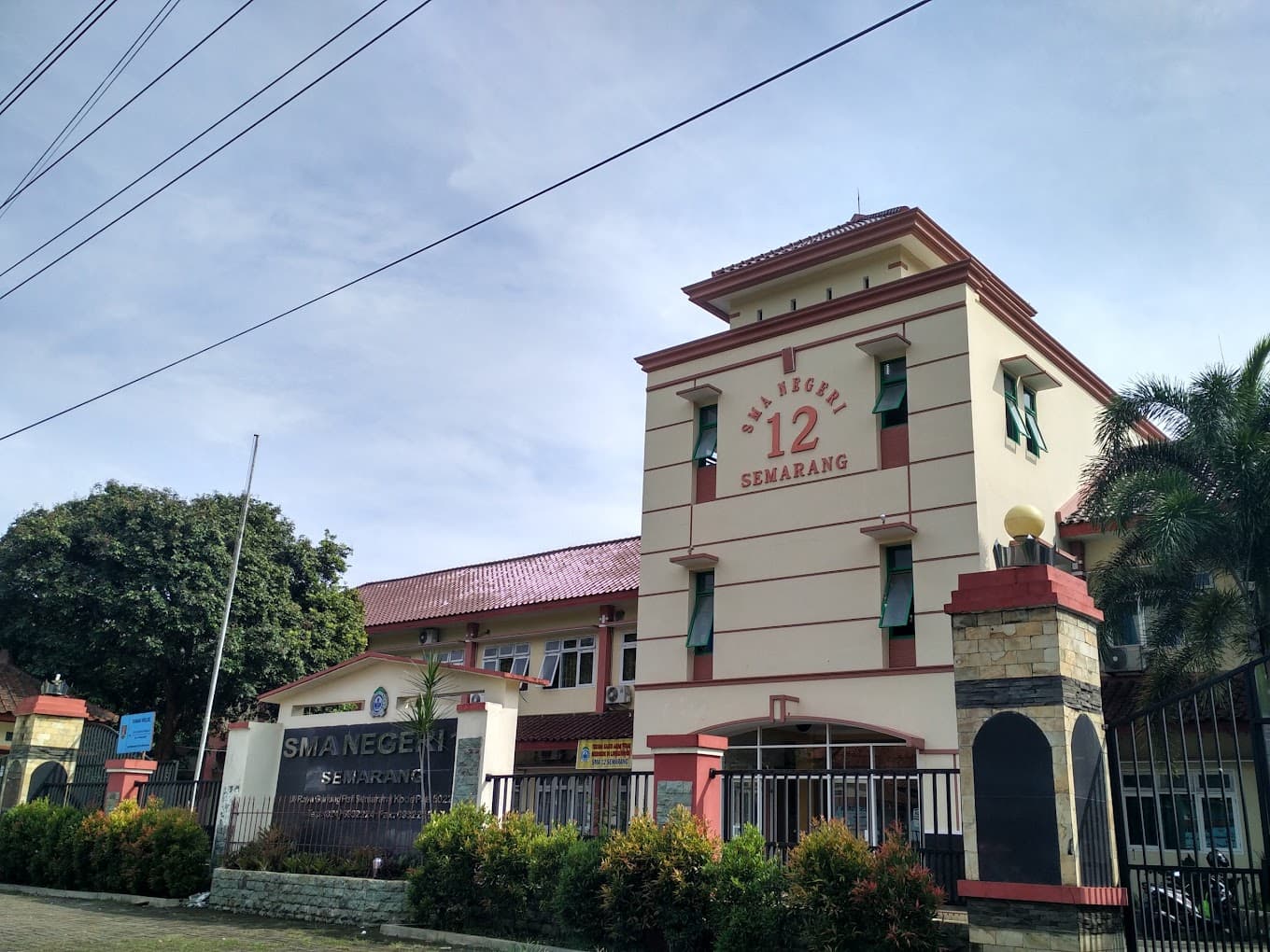 Universitas STEKOM Sosialisasikan PMB di SMAN 12 Semarang Bersama Toploker.com: Peluang Karier dan Pendidikan Terbuka Lebar