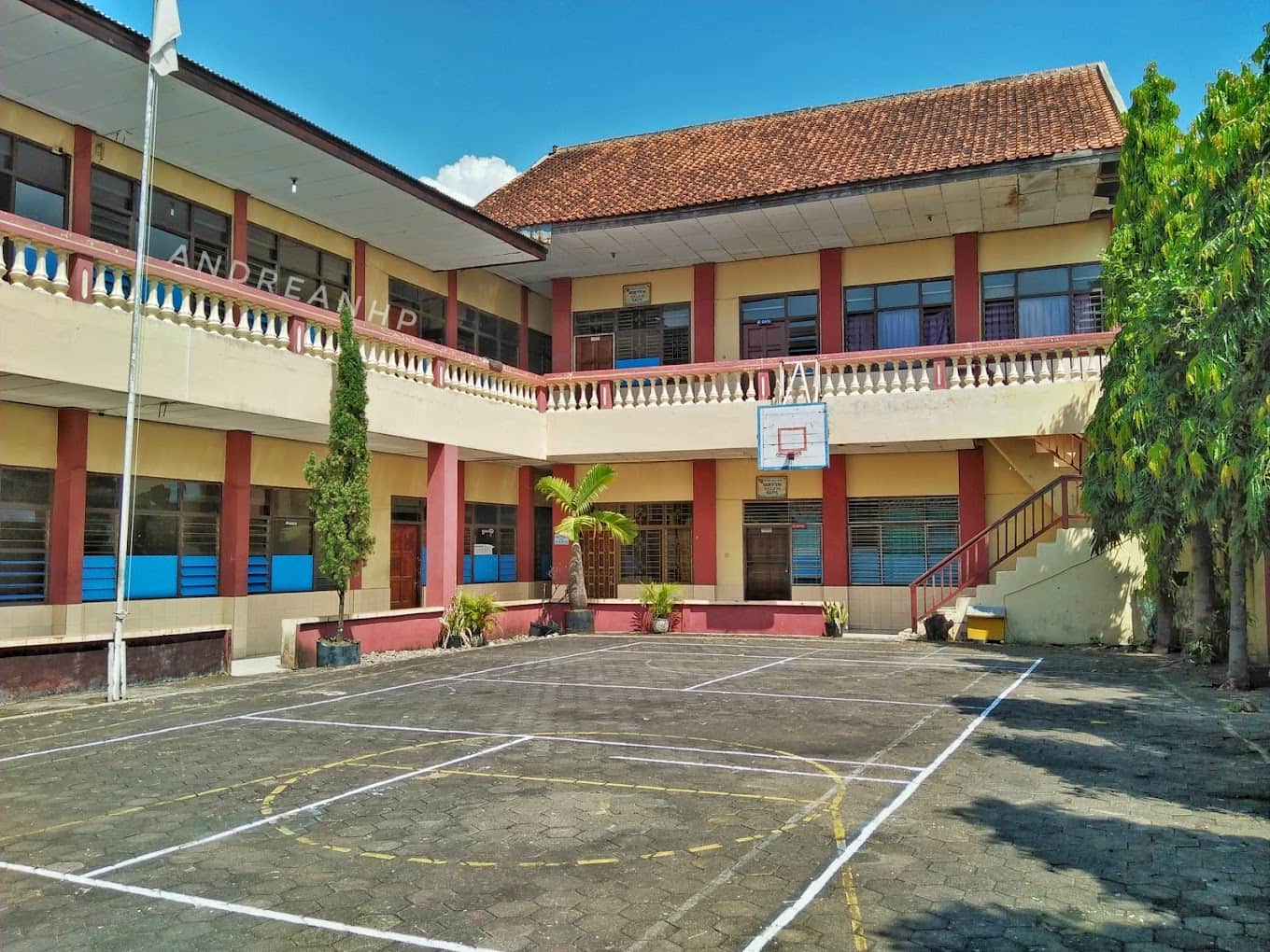 Pemasangan X-Banner di SMK Masehi PSAK Ambarawa Didukung oleh Toploker.com: Antarkan Siswa ke Peluang Karier
