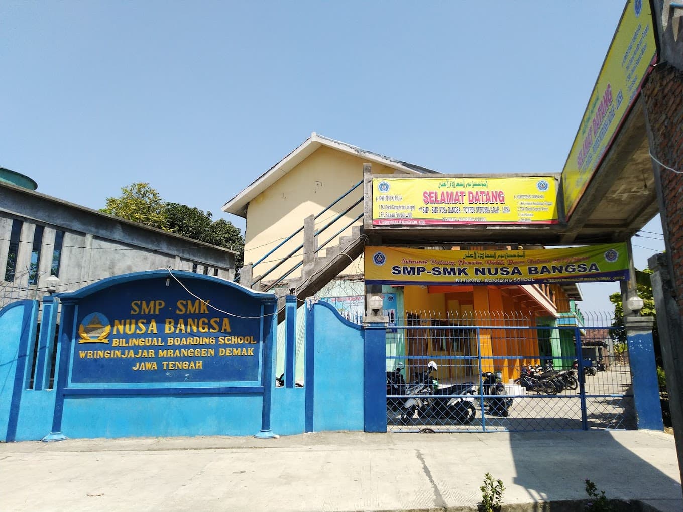 Toploker.com Mendukung Pendidikan: Pengantaran Xbanner ke SMK NUSA BANGSA MRANGGEN untuk Meningkatkan Kesadaran Karier