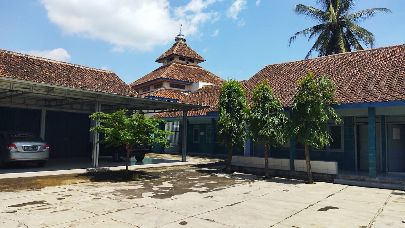 Pemasangan X Banner di SMK Muhammadiyah 5 Karanggede: Kolaborasi Inspiratif dengan Toploker.com