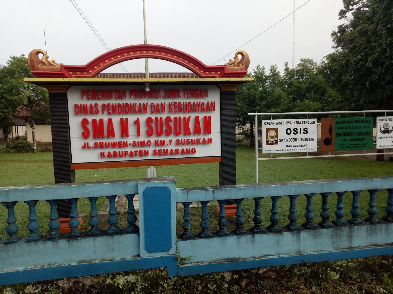 Pemasangan X Banner di SMAN 1 Susukan: Kolaborasi Toploker.com dalam Membuka Peluang Karier bagi Pelajar