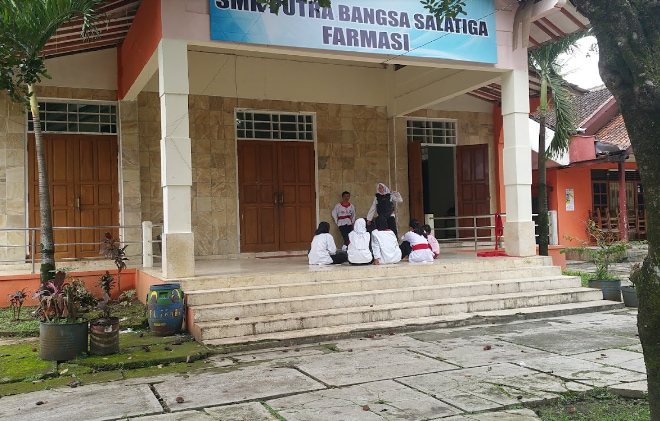 TopLoker.com dan SMK Farmasi Putra Bangsa Bersatu dalam Membangun Masa Depan Karier