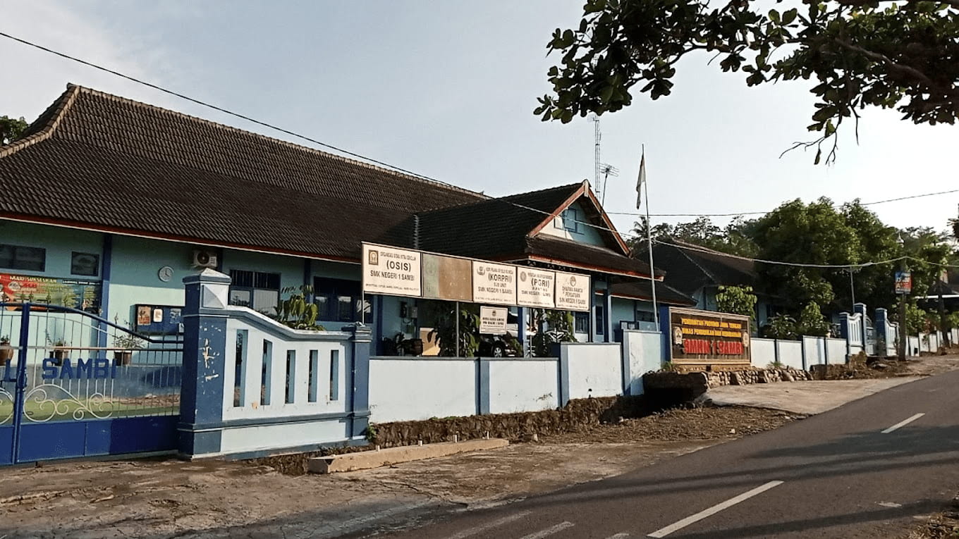 SMK N 1 Sambi Berkolaborasi dengan Toploker.com: Mempersembahkan Pengantaran MMT, Poster, dan X Banner untuk Memajukan Karier Siswa