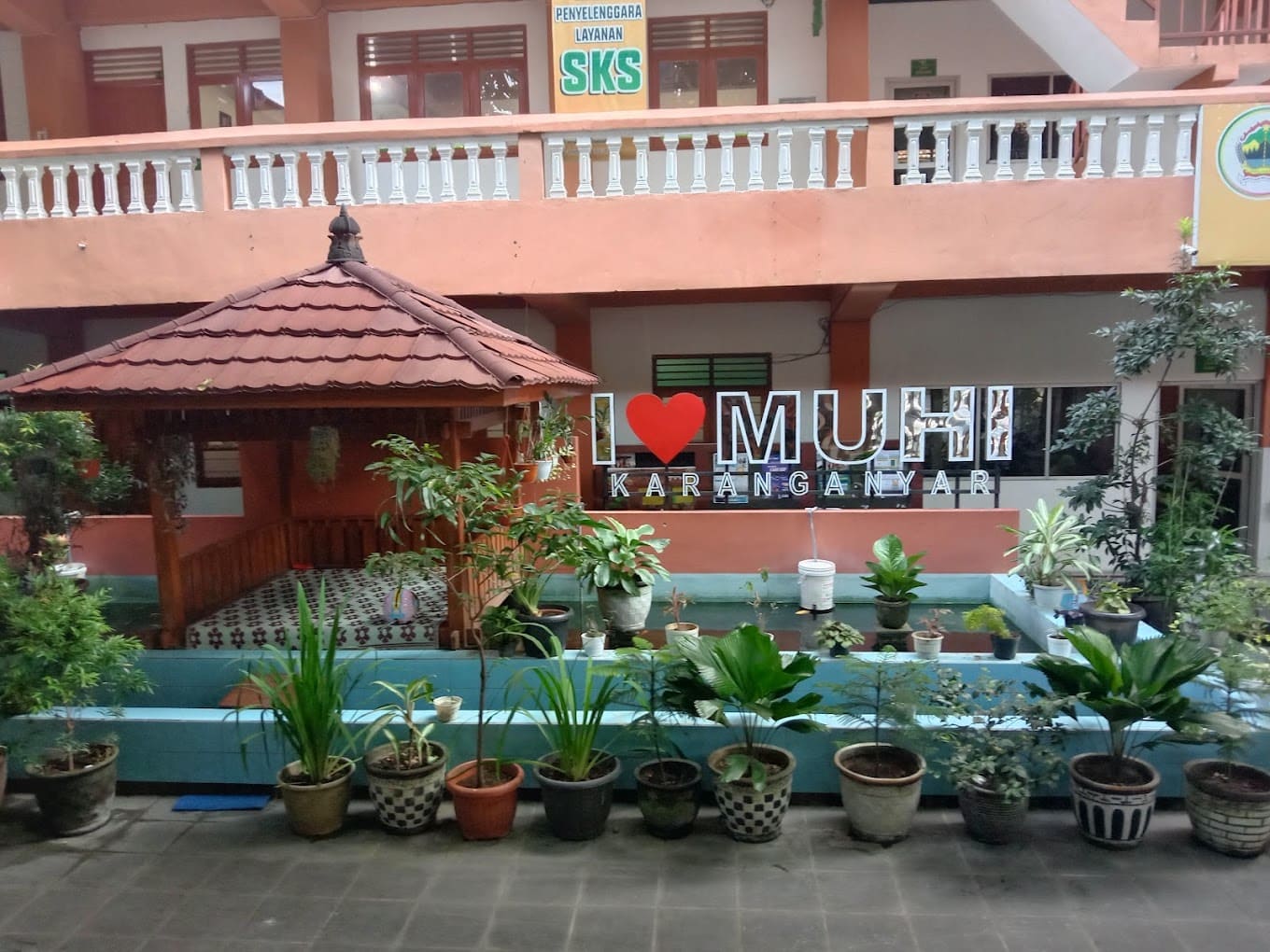 Kolaborasi Membanggakan: SMA Muhammadiyah 1 Karanganyar dan Toploker.com Hadirkan Pengantaran MMT, Poster, dan X Banner untuk Meningkatkan Peluang Karier Siswa