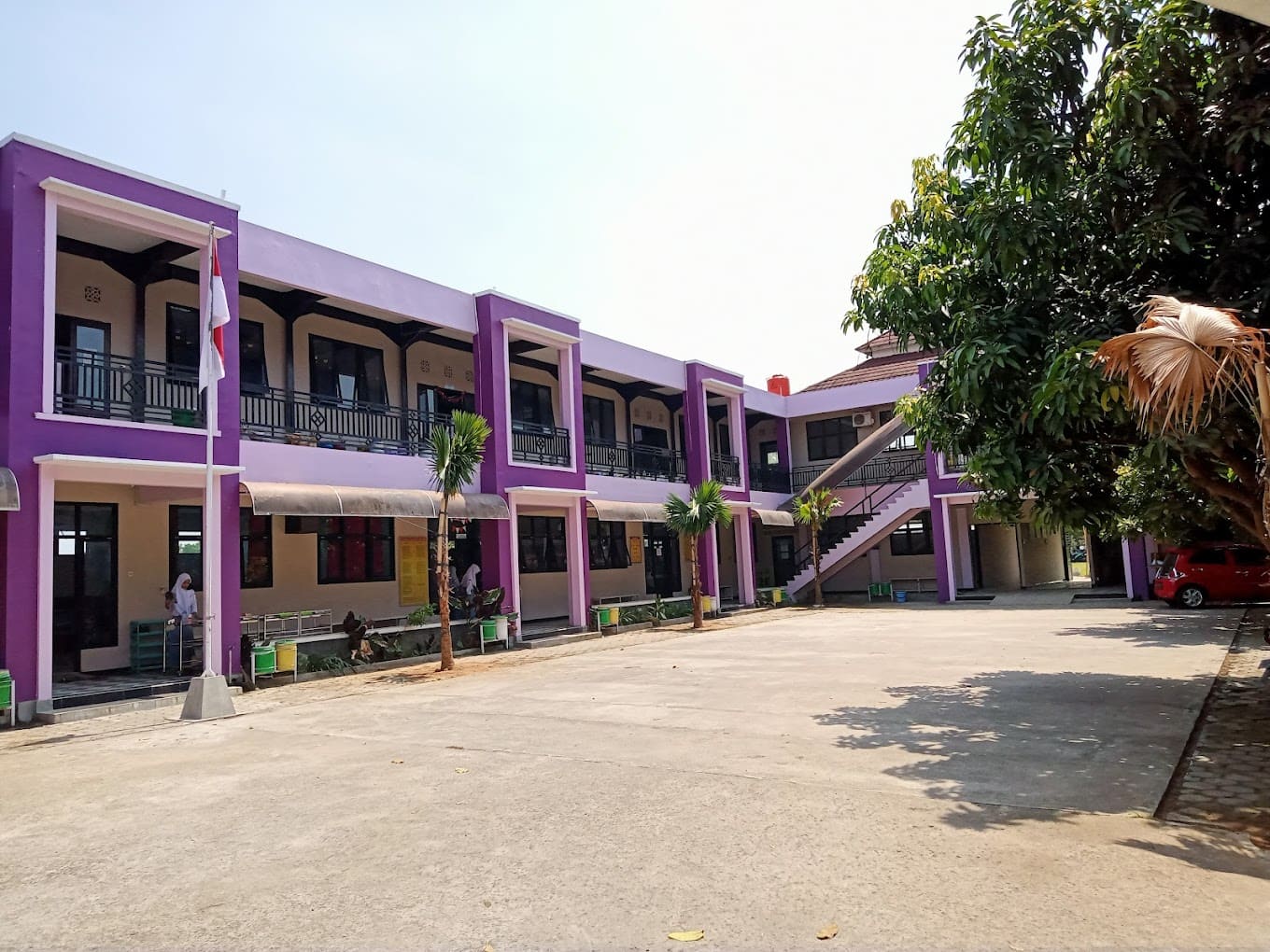 Inovasi Pendidikan: TopLoker.com dan Universitas STEKOM Berkolaborasi dengan SMK Bintang Nusantara Karanganyar untuk Program Desain Grafis dan Pemasaran