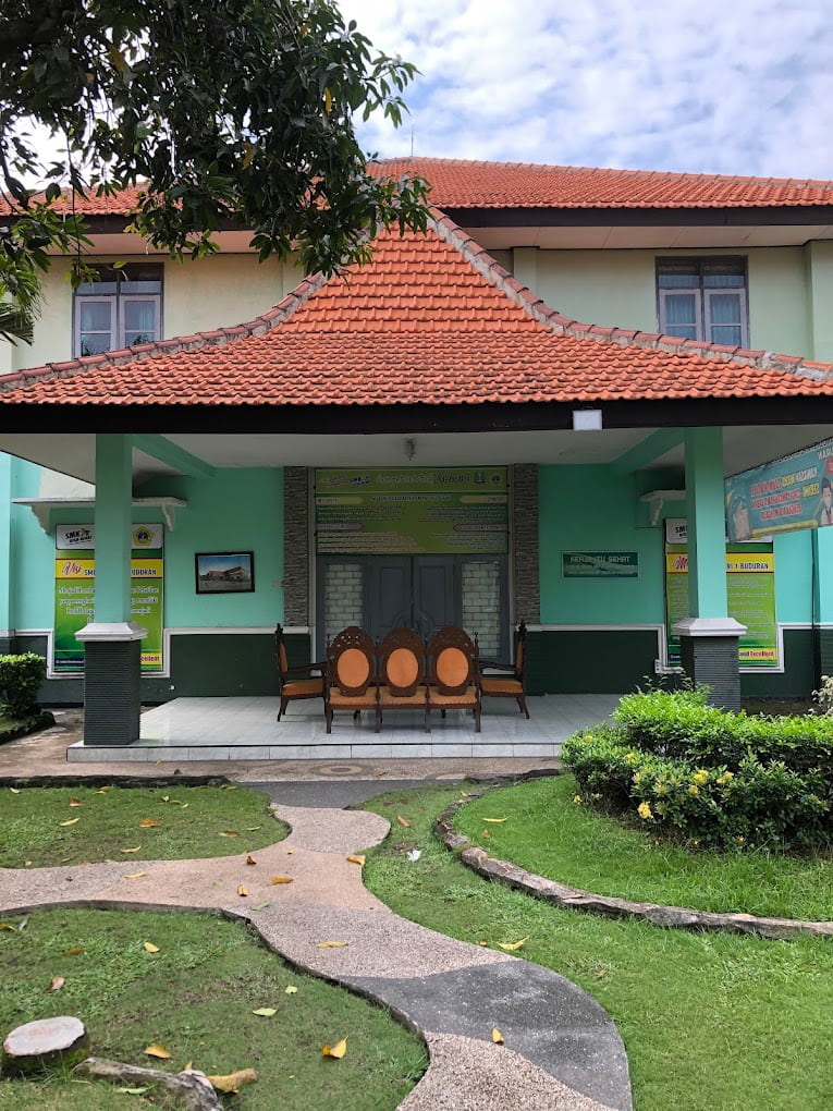 Membuka Peluang Bersama: Workshop Kolaboratif Antara TopLoker.com dan SMKN 1 Buduran