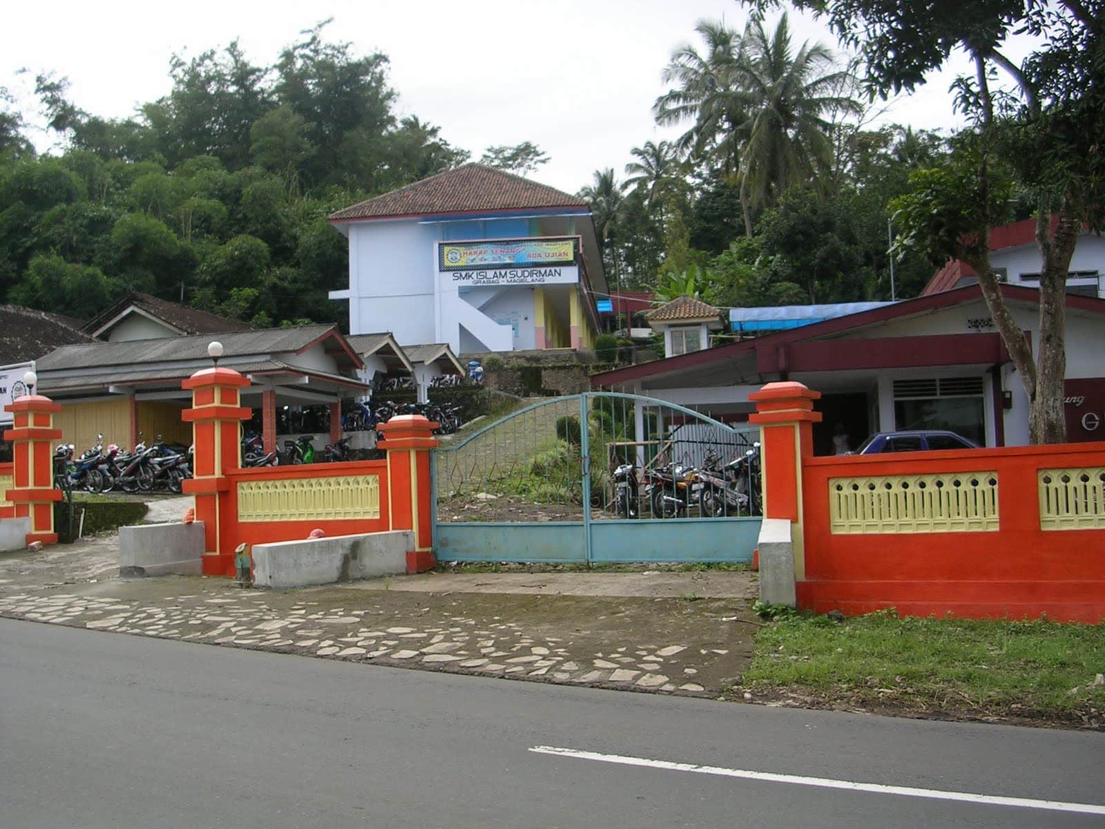 TopLoker.com dan PMB Universitas STEKOM Menyongsong Kolaborasi dengan SMK Islam Sudirman Grabag
