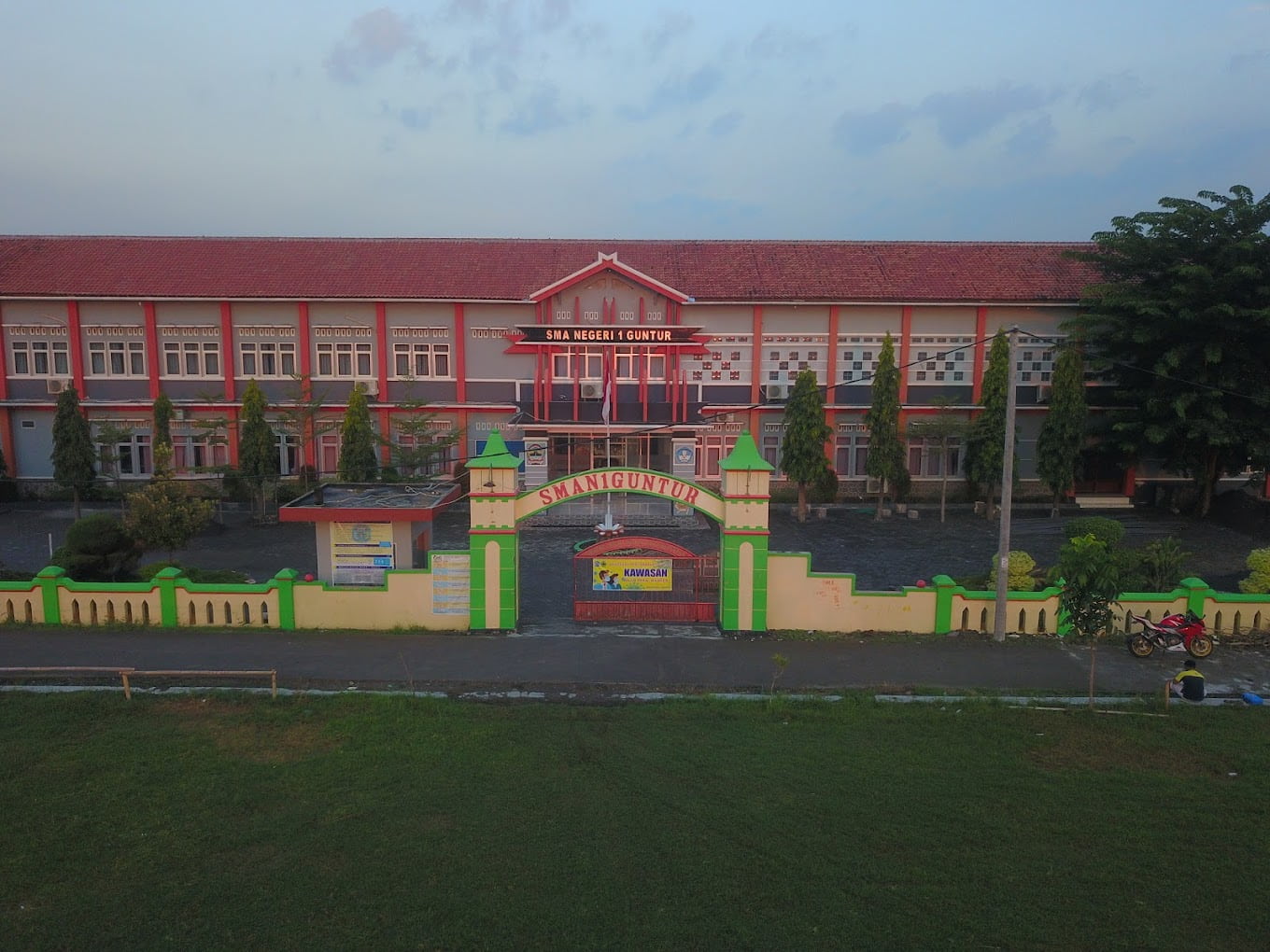 Edu Expo SMA 1 Guntur Demak: Kolaborasi Bersama Toploker.com Membuka Pintu Pendidikan dan Karier bagi Siswa