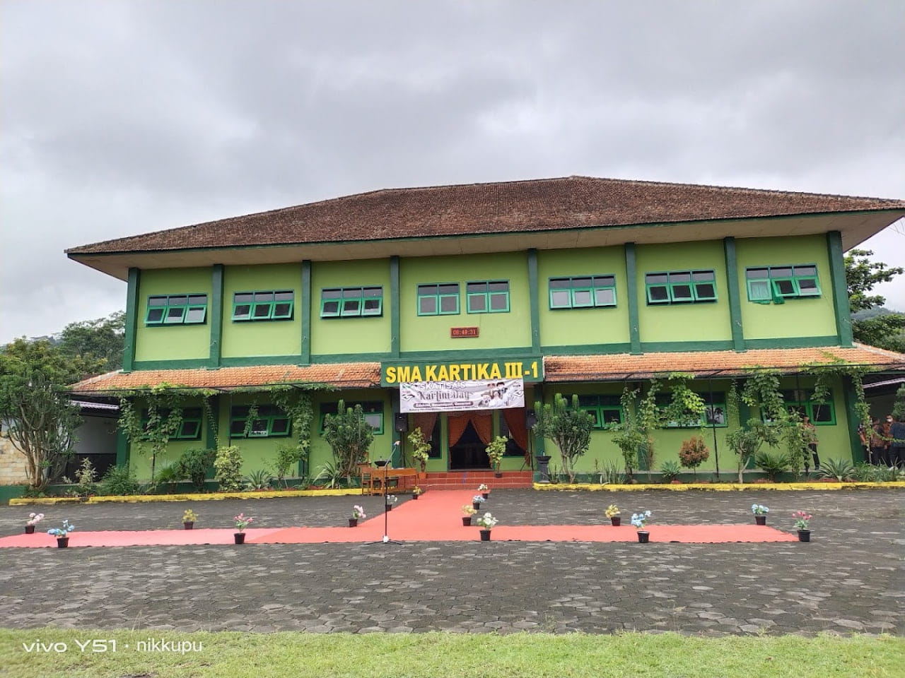 TopLoker.com dan Universitas STEKOM Bersama Tim Sruwen Menyapa SMA Kartika III Banyubiru