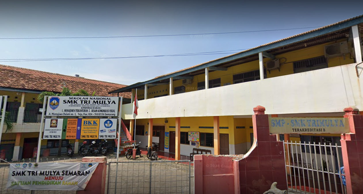 Universitas STEKOM 2024 Menginspirasi Siswa SMK Tri Mulya Semarang dengan MMT, X Banner, dan Poster: Menggali Potensi Masa Depan Digital