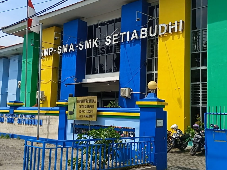 Pengantaran MMT, X Banner & Poster Univ. STEKOM 2024 ke SMA SETIA BUDHI SEMARANG: Kolaborasi Inspiratif Menyongsong Masa Depan