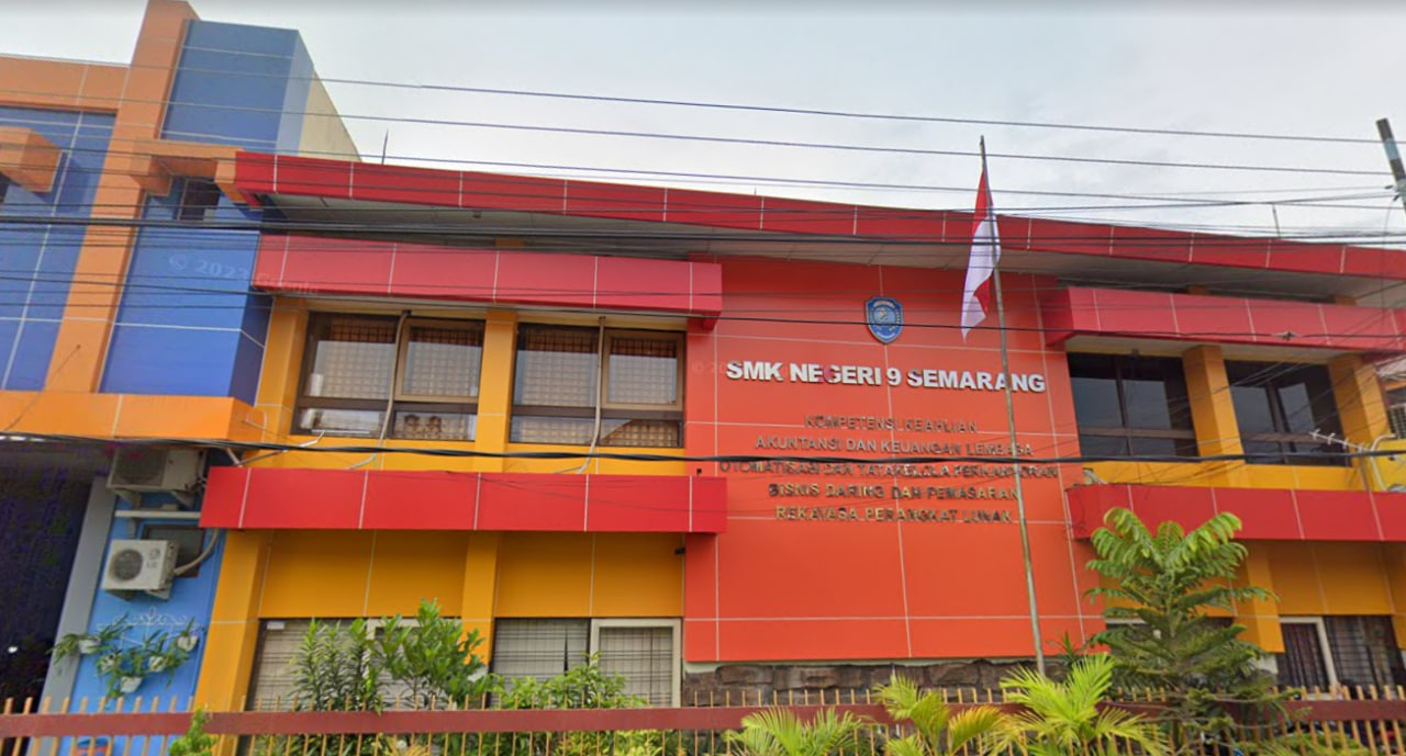 SMKN 9 Semarang Menerima Kunjungan dari Tim Universitas Stekom dan TopLoker.com untuk Sosialisasi Peluang Karier